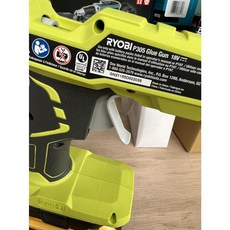 RYOBI 利優比 18V P305 熱熔膠槍 適用牧田得偉電池轉接座, 1個, 單主機(無電池充電器)