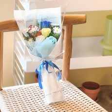 ASPASIA 人造花 Seri 雛菊香皂花束 + 健達奇趣蛋組合, 藍色(花束), 隨機出貨(健達奇趣蛋), 1個