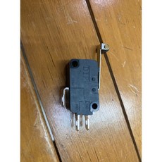 娃娃機天車滾輪微動開關，靈敏觸發，精準控制，耐用材質，兩個以上出貨, 1個