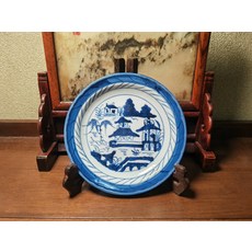 青花山水樓閣紋 折沿盤, 如圖所示