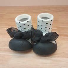 아가방 아기말랑슈즈~~ 신발과 양말을 결합해놓은 아기 말랑이화 ##레이스가 넘 예뻐 원피스나 드레스입을때도~~ 고무신