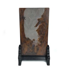 《博古珍藏》松花石雕山水硯屏擺件．清陳希祖題字．4公斤．早期收藏宮廷文房．附木座．國際拍賣級, 1個