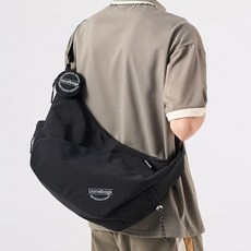 斜挎包男生潮牌2025新款時尚休閒機能騎行運動潮流郵差男款單肩包, 黑色-中號,-【送伸縮鑰匙扣】