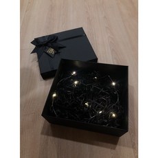 【GIFTME5台灣現貨】獨家訂製香皂花禮盒 蝴蝶結綁帶 情人節禮物 香皂花, 禮物盒+拉菲草+燈串, 1個