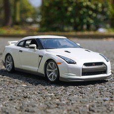 Zhijing 1:18 닛산 GTR R35 합금 자동차 모델 다이 캐스트 차량 시뮬레이션 완구 성인 선물 수집(White), 1개