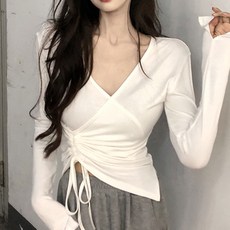 cammello 모노톤 슬림핏 셔링 랩스타일 크롭티 긴팔 티셔츠