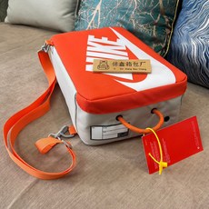 臺灣出貨新款爆款籃球鞋透氣便攜式足球旅行手提包飛人鞋袋收納健身手拿包, 灰橙多功能斜挎款, 1個