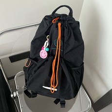 臺灣出貨 抽繩新款羽毛球雙肩包 輕便爬山休閒騎行運動旅行背包網球包 #羽球包 耐磨中高大學生書包背包男女衕款, 黑色無掛件, 1個