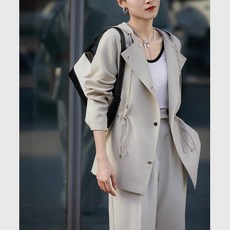 【可柔可颯】短款風衣 韓版風衣 連帽風衣 春秋外套 女式風衣 抽繩收腰設計 卡其色 2026春季新款 通勤休閒百搭