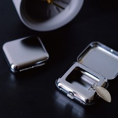 菸草日誌菸灰缸煙灰缸，防水防壓煙收納盒，隨身防撞菸盒，台東出貨, 1個, 金屬款