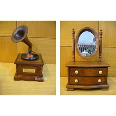 House傢飾 復古唱片機留聲機/復古鏡台 發條音樂盒.鈴 2款 新品上市