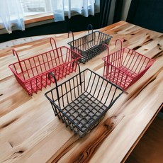 鏤空壁掛收納籃 - 多功能儲物掛籃 方形/長方形吊籃, 1個