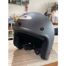 TTS 安全帽，復古輕量化設計，透氣舒適內襯，多色可選, 消光黑