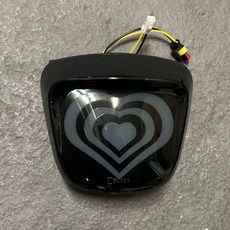 4T 偉士牌 衝刺 愛心尾燈，機車改裝，安全醒目，獨特愛心造型，LED高亮度, 1個