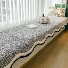 DFMEI 加厚柔軟單邊絨飄窗墊帶垂邊四季款飄窗改造神器毛茸茸陽臺墊子, 1cm, 異形簡茗-黑色:70*70cm[可用作扶手和靠背]