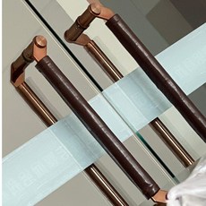 台灣暢銷 四季皮革防水防撞免洗門把手套扶手套防靜電拉手套海綿防滑保護套, 紅棕色80cm長度*12cm周長1對