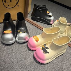 2025春夏季兒童可愛百搭簡約雨鞋新款戶外防滑防水雨靴時尚厚底膠鞋