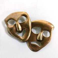 黃古銅雙面具胸針, 1個