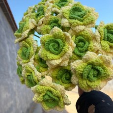【 優選精品】手工編織仿真花玫瑰花毛綫花束成品情人節生日禮物閨蜜紀念diy, 1個, 尖角  草綠色 漸變一支（贈包裝袋）