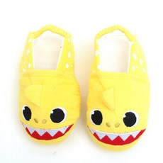 Pinkfong 碰碰狐 孩童鯊魚造型防噪音拖鞋