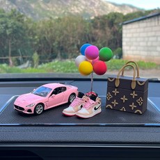 汽車擺件新款可愛模型中控臺個性創意網紅車載車內輕奢品裝飾大全, 瑪莎+櫻花粉+彩球+墊+包包, 1個