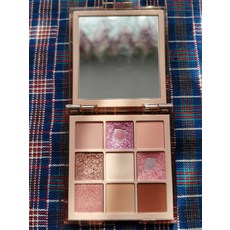 HUDA BEAUTY 裸色癡迷9色眼影盤 閃粉珠光, 商品主圖, 1個