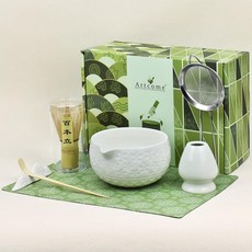 Artcome 말차 차 세트 - 그린 사쿠라 엠보싱 세라믹 그릇 502.8ml(17온스) 대나무 거품기 거품기 홀더 거름망 스쿱 티 스푼 천 포함 매일 사용 및 선물, 화이트