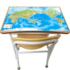 책상용 세계 지형도와 지도 10장, 1개