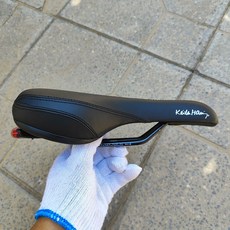 Keita Hani 自行車坐墊 帶燈 中孔 透氣 舒適 鞍座, 如圖所示, 1個