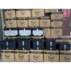 摩托車鋁合金尾箱 後箱 機車行李箱, 55公升銀色+底座+內襯+鑰匙