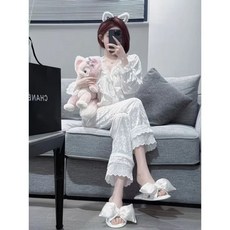 白色蕾絲邊家居服套裝 蝴蝶結拖鞋