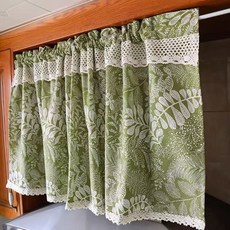 DFMEI 半遮光小草花美式鄉村田園風窗簾成品半簾門簾防塵, 綠底葉子左右卷邊冒頭穿杆上面大花邊下面小花邊