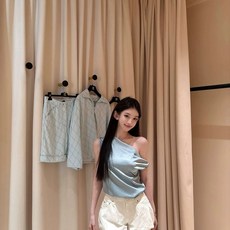 스노위 새틴 데일리 탑 플리츠