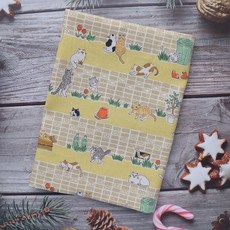 【貓咪的悠閒午後】書衣 布書衣 A6 A5 B6 20K 16 K 日本進口布 媽媽手冊 寶寶手冊 文庫本, 1個