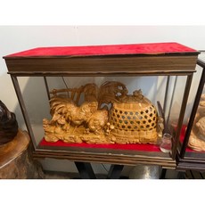 台灣黃檜扁柏HINOKI全家福雞擺件 一體黃檜料 含玻璃框 雕功細緻 新居落成/開店/公司適用 家庭幸福美滿 福氣旺旺來 財源廣進, 1個