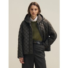 25FW 볼륨드 퀼팅 하프코트 576529