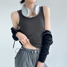 IBELL STUDIOS 吊帶背心，遮副乳防走光寬肩帶修身無袖上衣