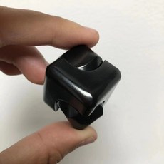 臺灣出貨 桌面擺件 療癒 舒壓 解壓 減壓小物 辦公桌 指尖陀螺 金屬 炫彩方塊指尖陀螺手指旋轉陀螺懸浮解壓玩具減壓神器, 1個, 黑色, 黑色