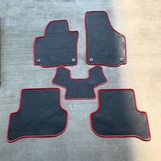 猴野人 SKODA 斯柯達 YETI 汽車腳踏墊 橡膠材質 防水抗污 耐磨耐熱
