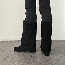 유니크 뾰족코 주름워머 디테일 일자핏 실루엣 롱부츠