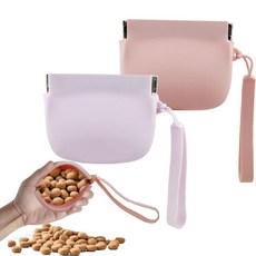 WoYous 실리콘 강아지 간식 가방 2개 미니 휴대용 반려동물 스낵 파우치 자동 닫힘 기능 피드 보상 개 포켓 사이즈 여행 또는 실외 사용을 위해 쉬운 청소(핑크 & 그, 핑크 & 퍼플