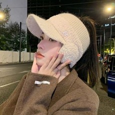 女士冬季保暖針織鴨舌帽，防風護耳設計