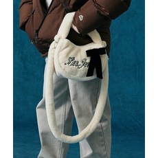 매장정품 리 LEE KIDS 리본 퍼 크로스백 아이보리 LK2504CB02IV 657634