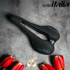 selle italia SLR BOOST 人體工學短鼻座墊 超輕量減壓透氣中空坐墊