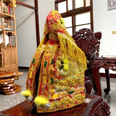 （兩尺長）專利A級高CP質鑲玉龍袍_紅，錦緞材質鑲玉雪衣，高貴舒適居家服, 1個