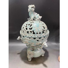 宋 汝窯 雕塑鏤空 香爐 高40釐米 直徑23釐米, 如圖所示