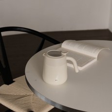 保冷 800ml 沖泡壺 茶壺 保溫杯 泡茶壺 保溫 不鏽鋼內膽 沖茶壺 mooin 拎拎保溫壺 水杯瓶 AKS, 奶昔白,800毫升, 1個