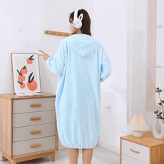 連帽珊瑚絨浴袍浴巾浴裙：冬季長款加厚吸水速乾女士睡袍居家服, 水藍色, 1個