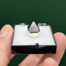 광물 표본 상자 A14B 1PCS 100 천연 자철석 돌과 크리스탈 치유 석영 보석 교육 크기 353535mm, 옵션19) S