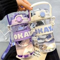 新款2025高顏值塑料杯子女夏季吸管便攜斜挎揹帶學生兒童運動水杯, 1個, 母嬰級材質-紫色雙飲杯750ml,杯子+杯刷吸管刷+3d貼紙+可愛貼紙